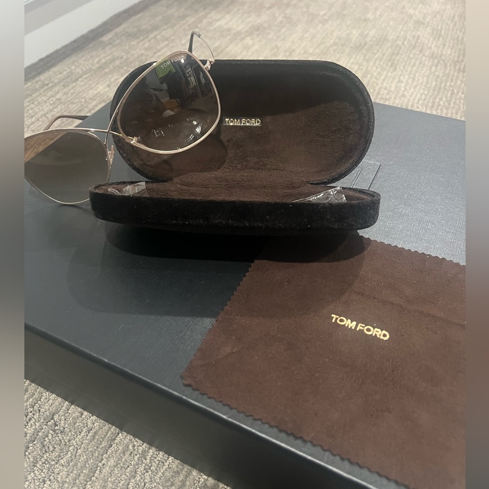 NEW TOM FORD FT 250 28F GOLD AUTHENTIC SUNGLASSES FT250 63-12